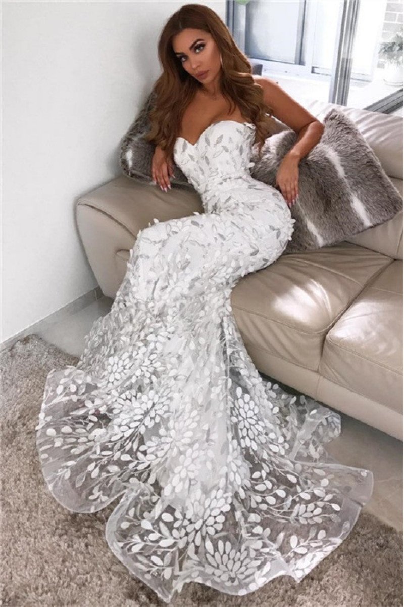 Beautiful White Sweetheart Sleeveless Lace Sheath Evening Dresses