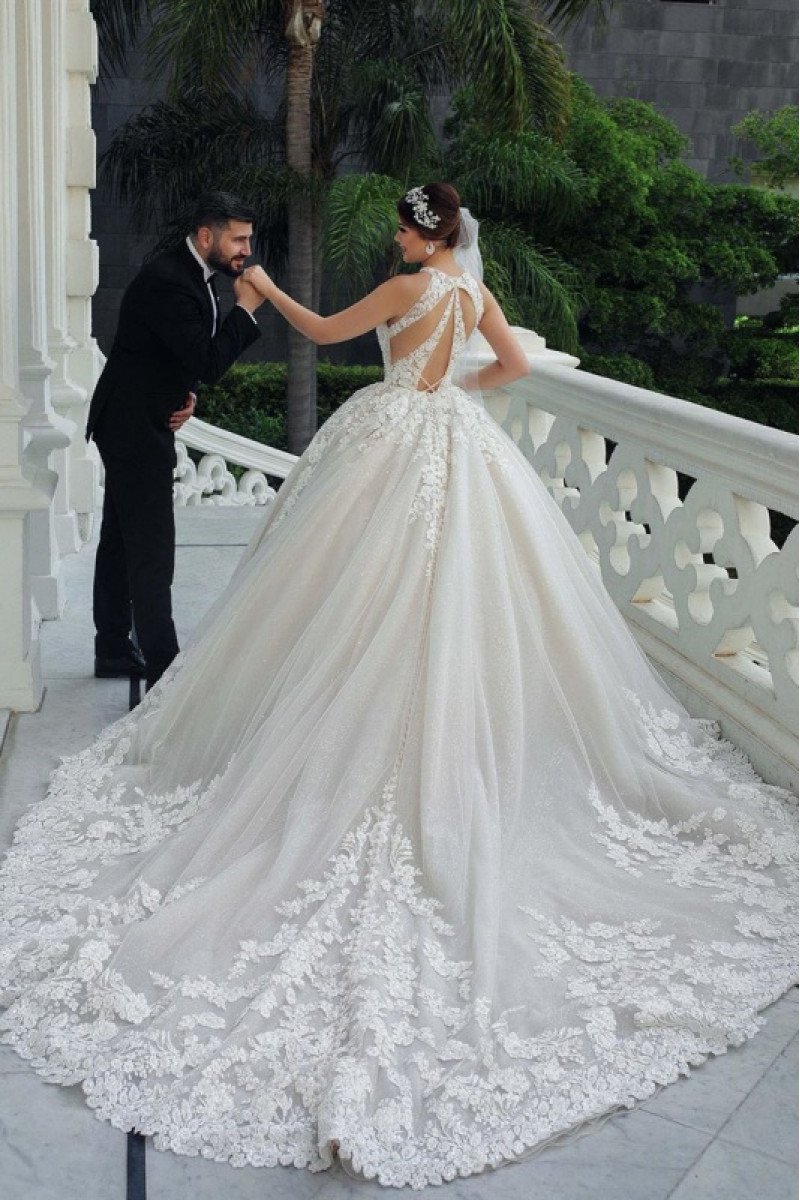 Elegant Jewel Open Back Chapel Train Ball Gown Wedding Dresses With Appliques