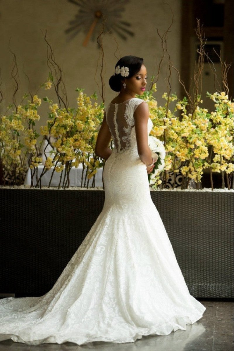 Mild Jewel Open Back Lace Mermaid Wedding Dresses With Court Train