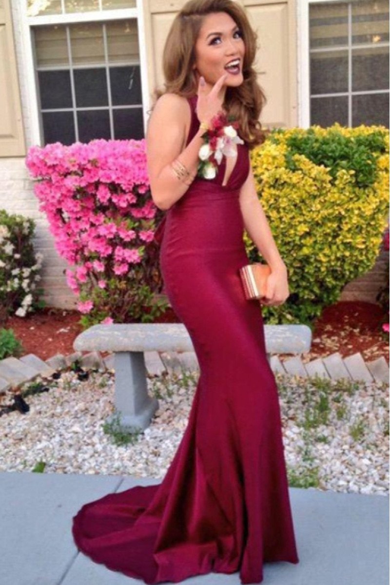 Fay Elegant Burgundy Halter Backless Sheath Prom Dresses