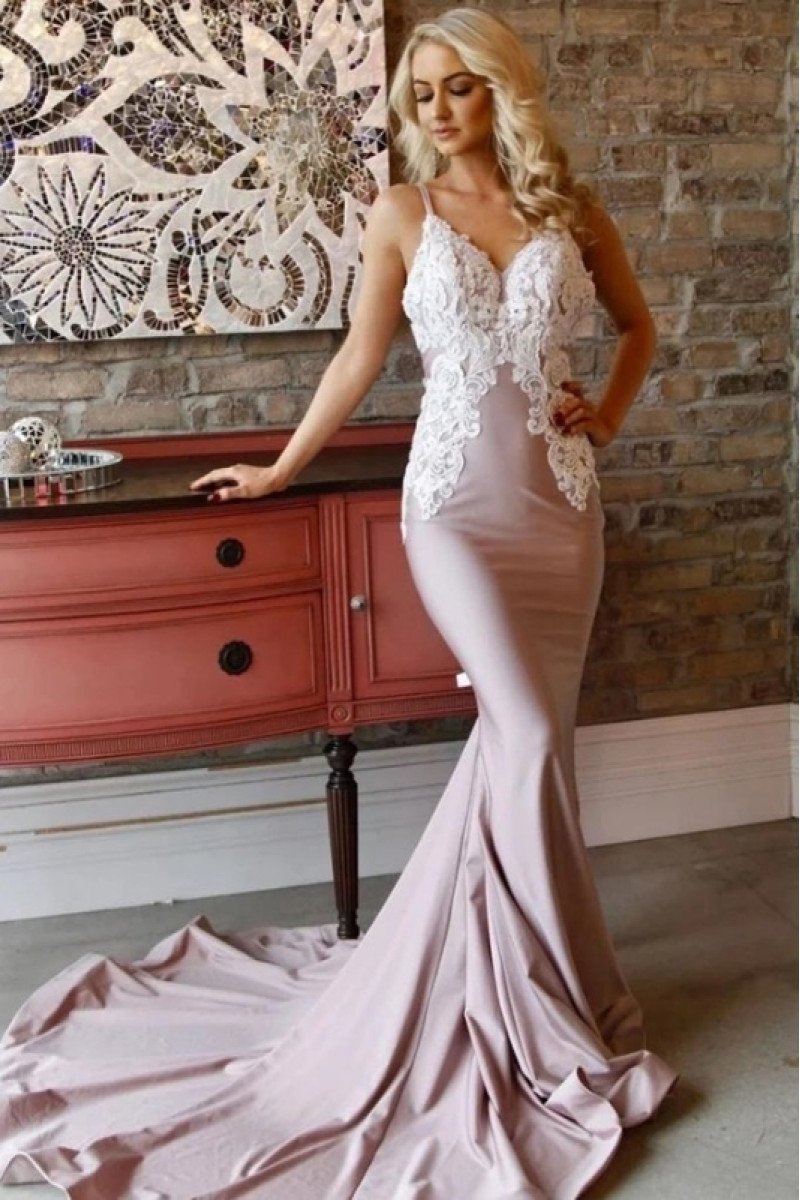 Christy Gentle Pink Spaghetti Straps Appliques Sheath Evening Dresses