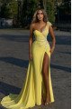 Donna Beautiful Yellow One Shoulder Side Slit Beading Sheath Evening Dresses